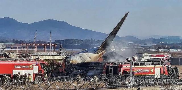 该事故造成了严重的伤亡 尹锡悦向因客机事故遇害者的家人表示慰问