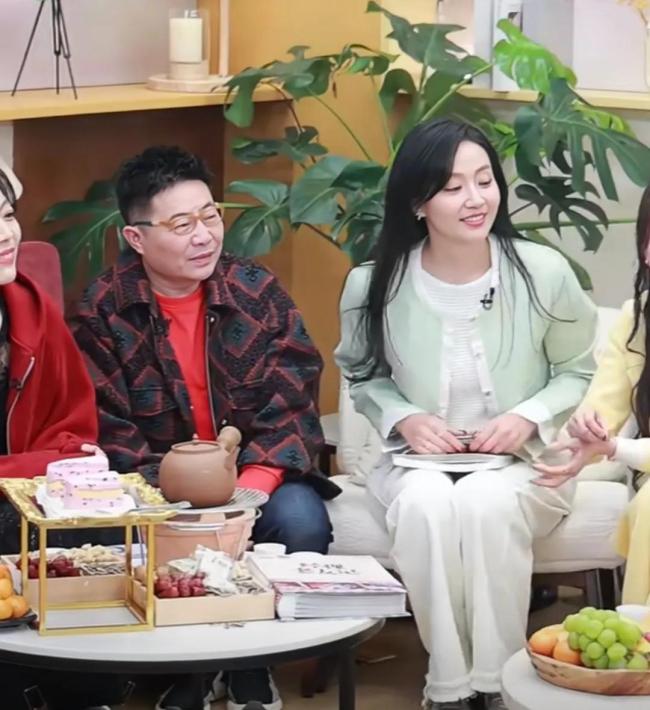 回忆满满 湖南台主持人重聚盛会 仇晓热聊往昔 汪涵