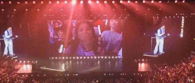 贾玲圆追星梦 跨年夜欢乐追逐刘德华演唱会的喜悦之旅