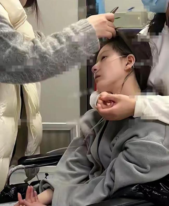 吃饭吞咽困难！病情引粉丝担忧 赵露思患病后首露面